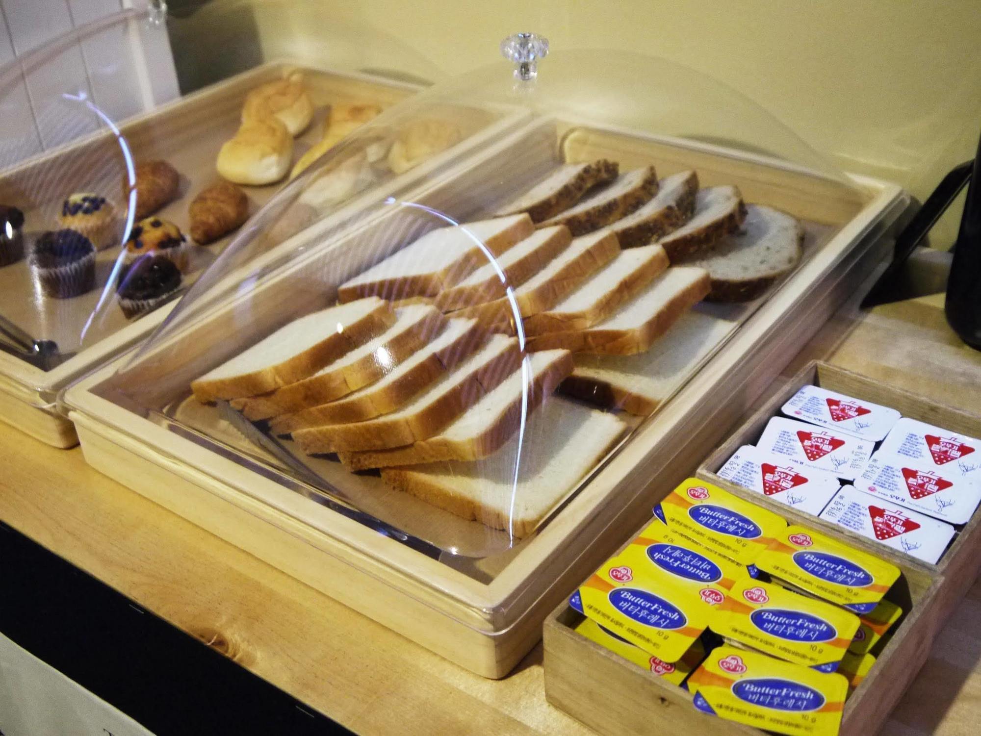 Lee & No Guesthouse Hongdae سيول المظهر الخارجي الصورة
